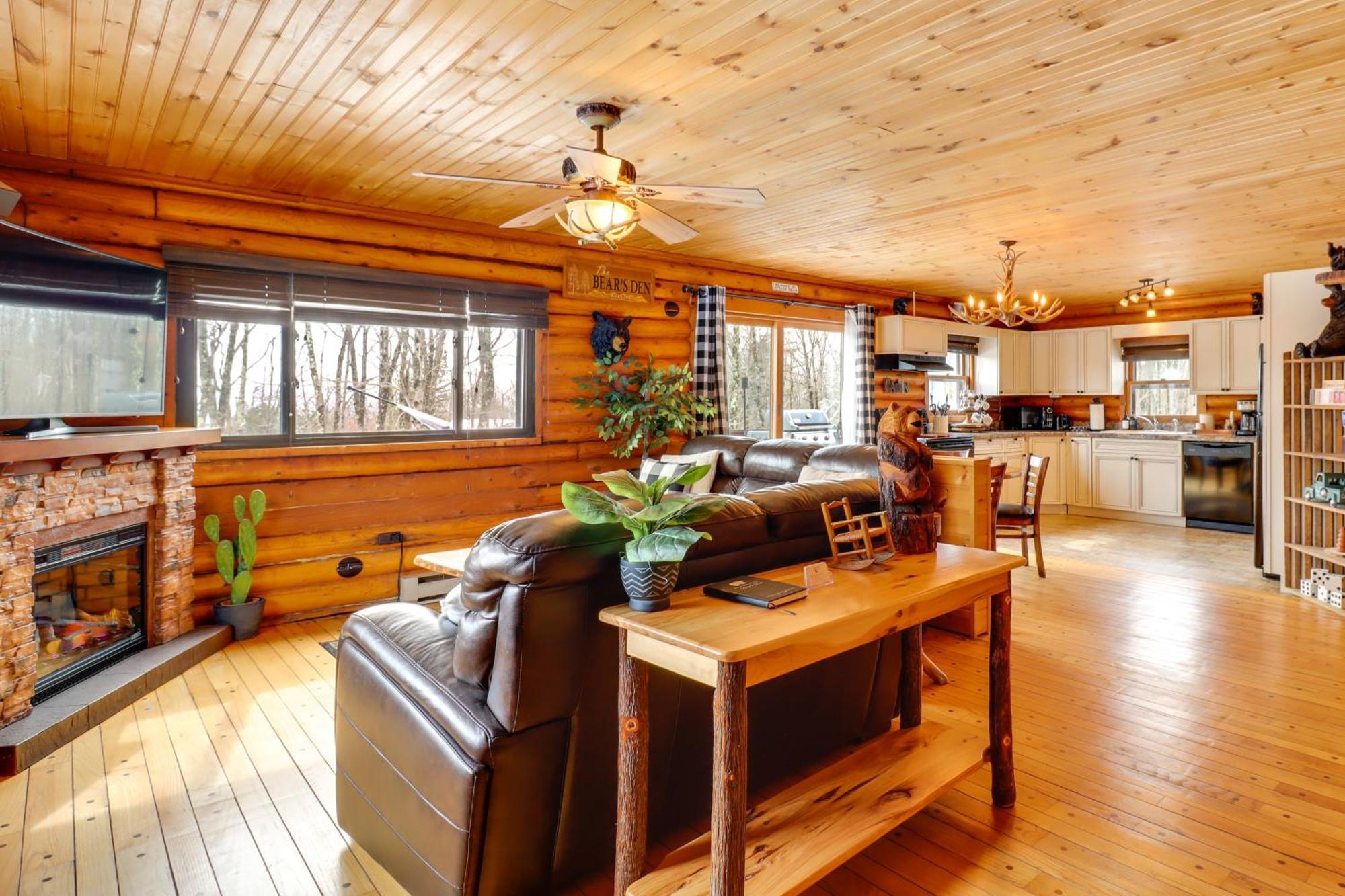 Log With Hot Tub And Fire Pit! *