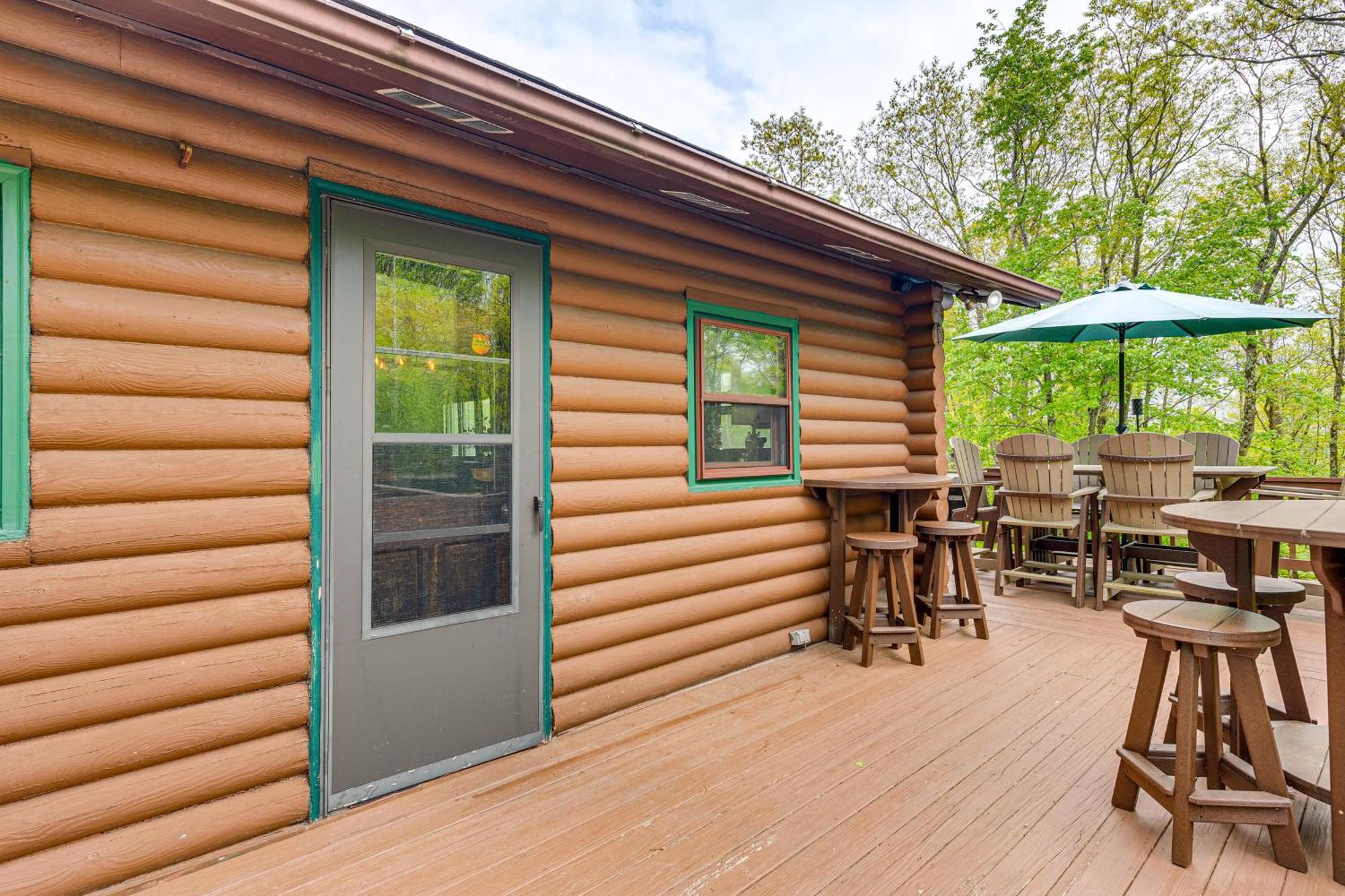 Log With Hot Tub And Fire Pit! Holiday home *