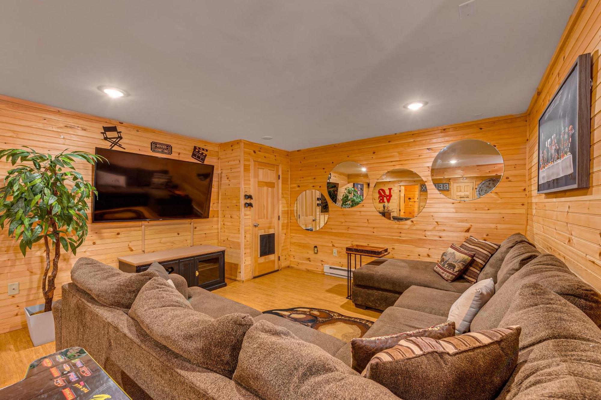 Log With Hot Tub And Fire Pit!