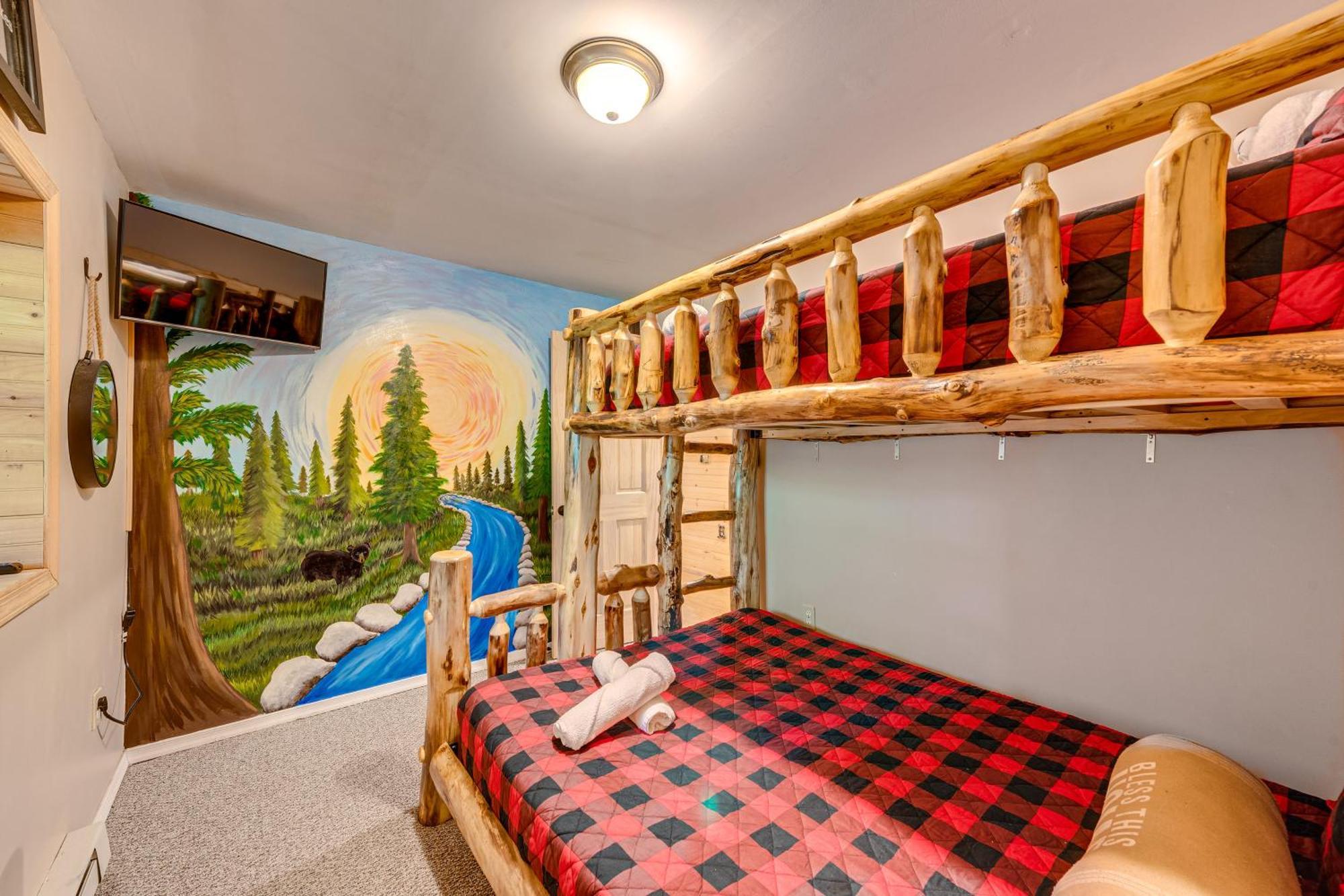 Holiday home Log With Hot Tub And Fire Pit! *