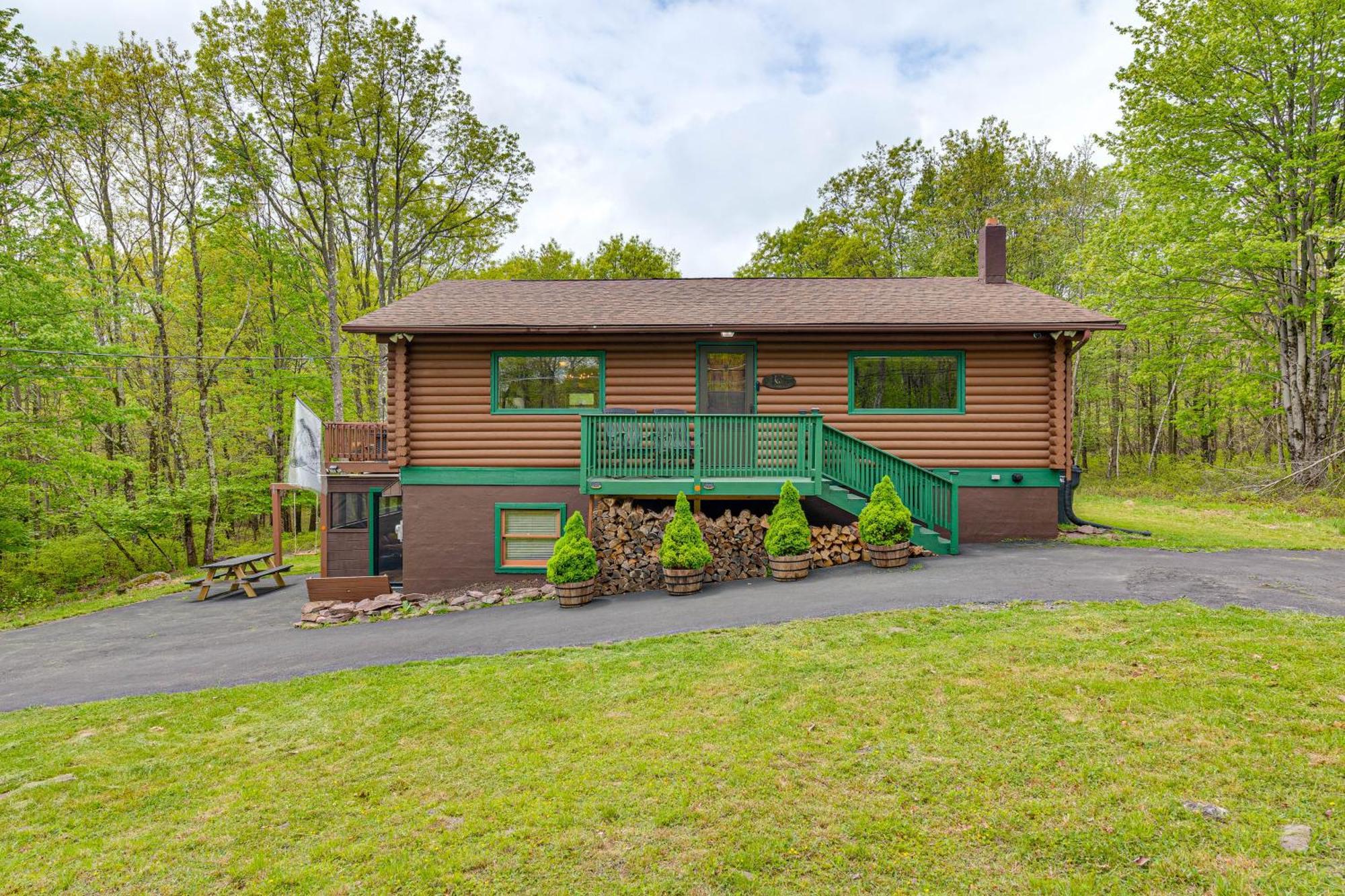 Holiday home Log With Hot Tub And Fire Pit! Albrightsville